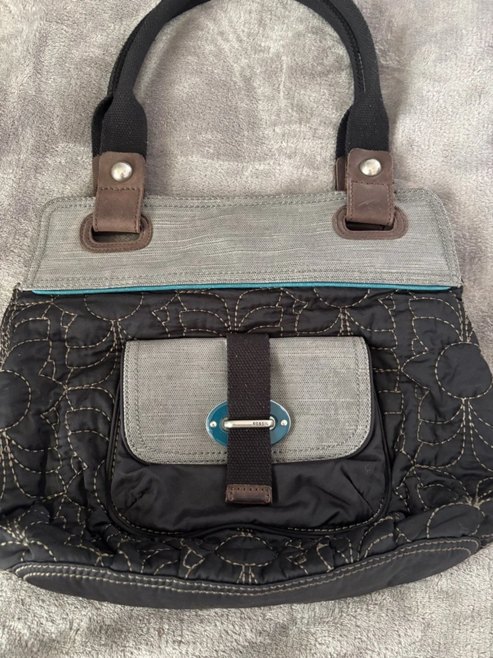 Fossil Key-Per Ladies Large   Black and Gray Floral Quilted Shoulder‎ Bag